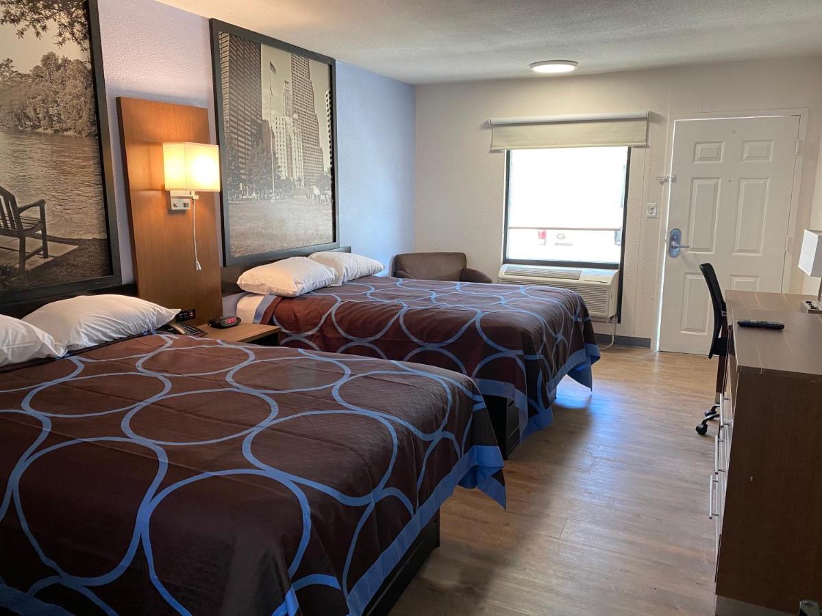 Super 8 By Wyndham Marietta/West/Atl Area Hotell Exteriör bild